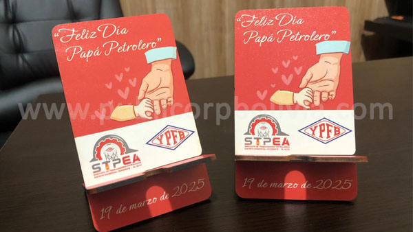 Porta celular en MDF regalos corporativos